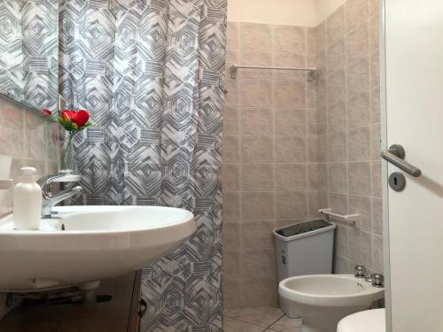 A bathroom at Casa Vacanze Mareblù