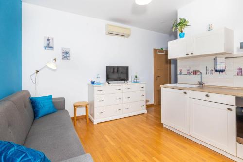 APARTMENT EASY