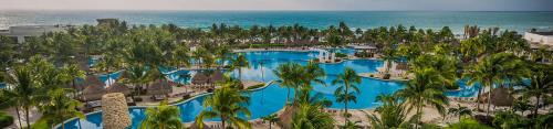 Widok na basen w obiekcie Vidanta Riviera Maya - Mayan Palace, Grand Mayan lub jego pobliżu