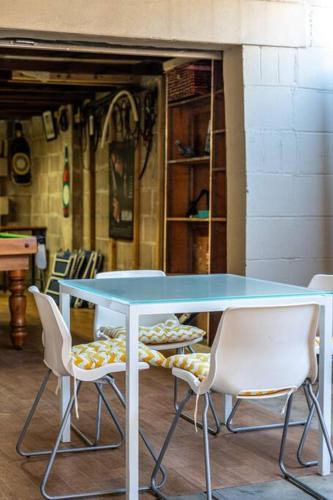 Galería fotográfica de Jupiter & Neptune - In-ground Pool & Mini Bar en Thebarton