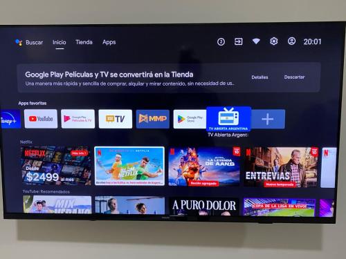 Una televisión o centro de entretenimiento en Orillas II