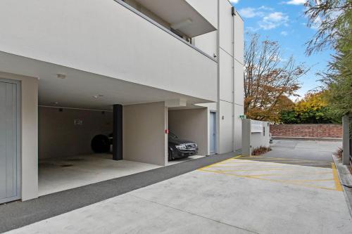 Φωτογραφία από το άλμπουμ του Walking Distance CBD 2 Bdrms Secure Park σε Christchurch