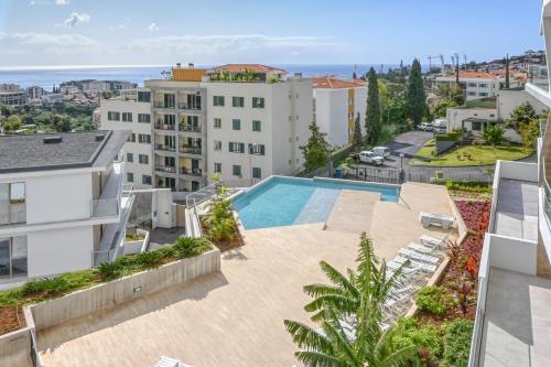 Výhled na bazén z ubytování The Place by Nicolene, a Home in Madeira nebo okolí