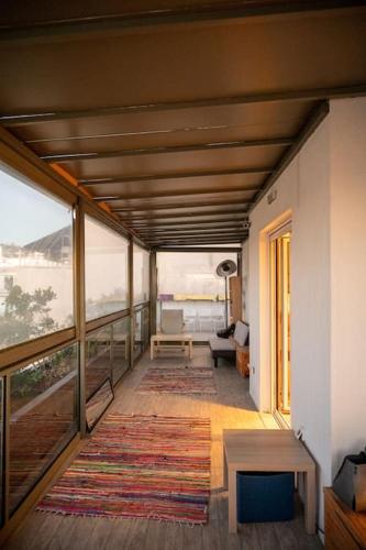 Modern Bright Cozy Top-floor Apartment & Terrace.