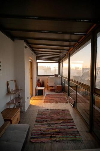 Modern Bright Cozy Top-floor Apartment & Terrace.