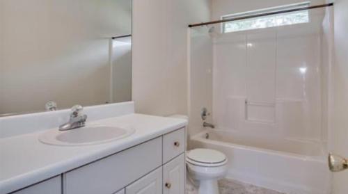 A bathroom at Home on Countryside