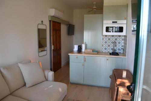 Kuchyň nebo kuchyňský kout v ubytování Paradisun Villajoyosa - Adults Only Recommended