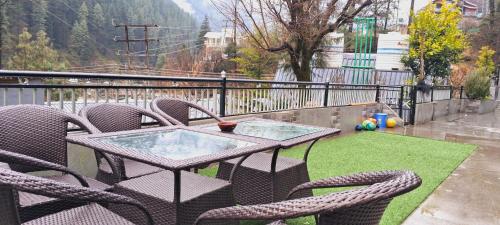 Ein allgemeiner Bergblick oder ein Berglick von der Pension aus
