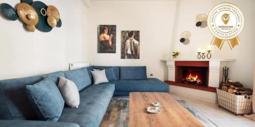 A seating area at Dolce Favola Nomad Casa - Kalamata's City Getaway