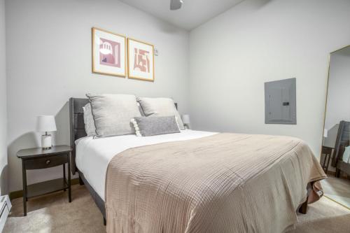 Ballard 1BR w Gym Rooftop Deck nr shopping SEA-268_2