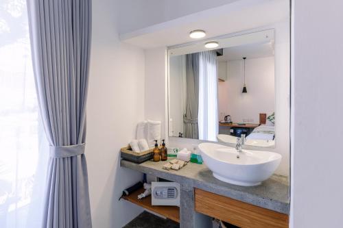 Ένα μπάνιο στο Chandi Hotel Ubud