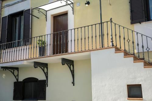 Balkoni atau teres di Dimora cAmelia