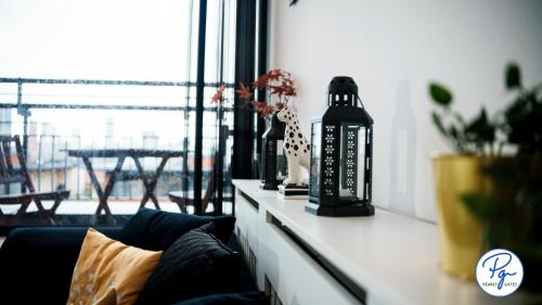 Penthouse - Amazing City Skyline Views - Balcony - FREE extra 2 hours - FREE Parking - Utilita Arena - Bullring Shopping - New St Station- Super King Size Bed photo 49