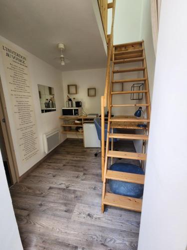 Photo de la galerie de l'établissement Chambre-studio avec mezzanine, au Mans