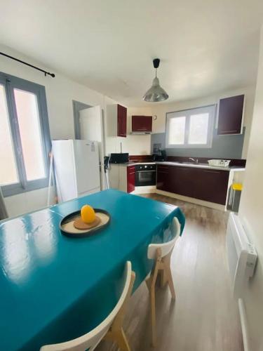 La cale, vue sur le port