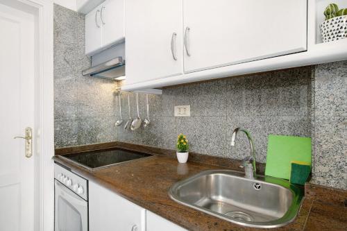 Η κουζίνα ή μικρή κουζίνα στο Tenerife Sur los Cristianos