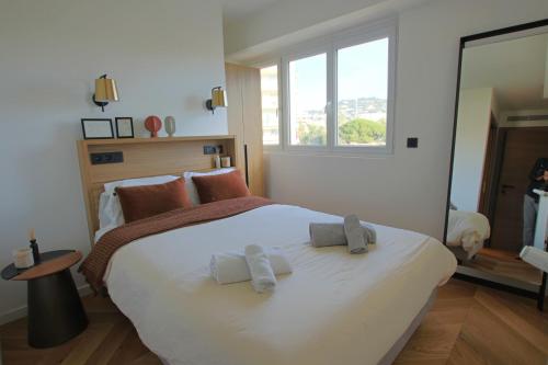 COMPLETELY RENOVATED APARTMENT ON BLD CROISETTE, 3 PARENTAL BEDROOMS