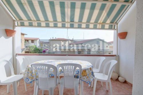 Μπαλκόνι ή βεράντα στο Mazzini, 3 camere, terrazza, e a soli 150 m dal mare! by Alfareal
