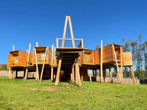 Netradiční pobyt vysoko nad zemí, s výhledem na hvězdy a wellness v srdci Vysočiny