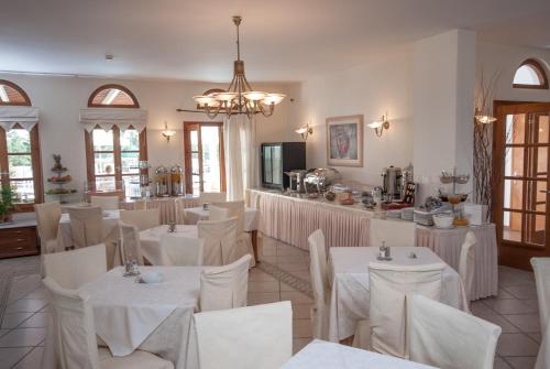 Restoran või mõni muu söögikoht majutusasutuses Astir Of Naxos