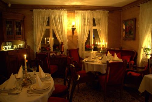 En restaurant eller et spisested på Paulsens Hotel