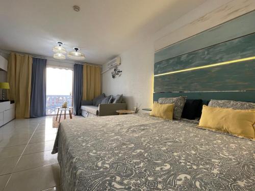 SEAVIEW PORT ROYAL, Los Cristianos, Heated Pool, WiFi