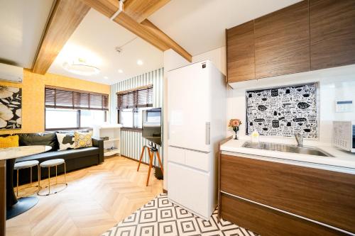 Ebisu Prime House- 5BR Private Home in the Heart of Tokyo, Wlak to Daikanyama & Shibuya