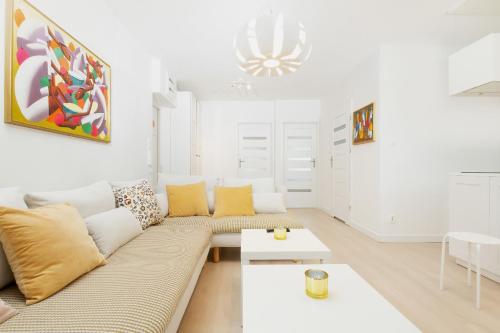 Gdynia Sunny Apartment for 5 People by Noclegi Renters