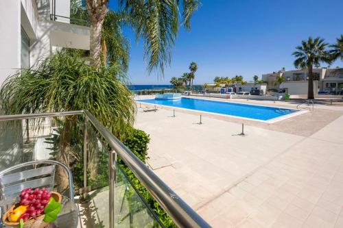 ALICIA - Coralli Beachfront Apartment