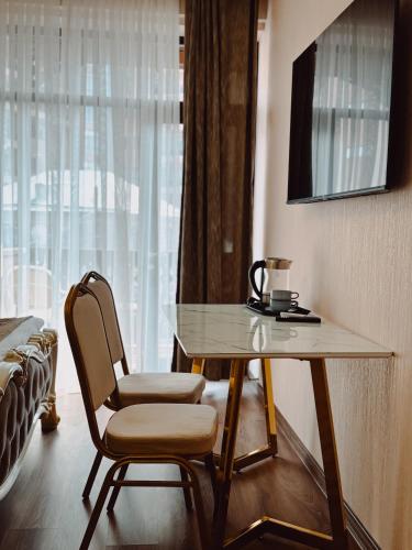Gallery image of Armenia Hotel in Yerevan