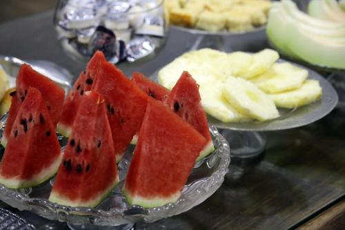 Makanan di atau berdekatan hotel