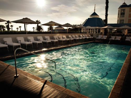 
The swimming pool at or near The Table Bay Hotel
