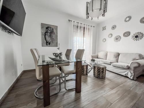 Cd-1382 Two Bedroom Apartment With Terrace