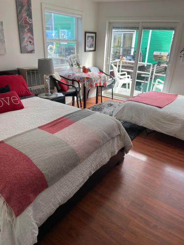 Кровать или кровати в номере A Float Home B&B in Fisherman’s Wharf