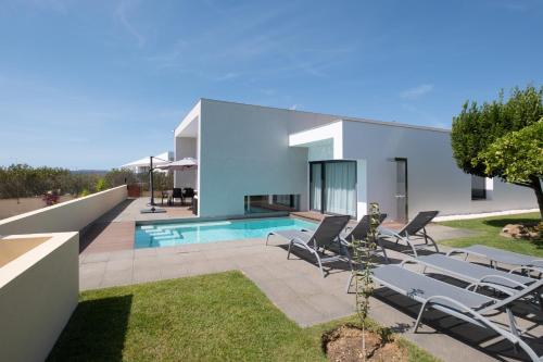 Bela Vista da Luz 17 by Destination Algarve