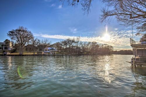 a view of a river with the sun in the sky at 10 Mi to New Braunfels Waterfront Seguin Gem in Seguin