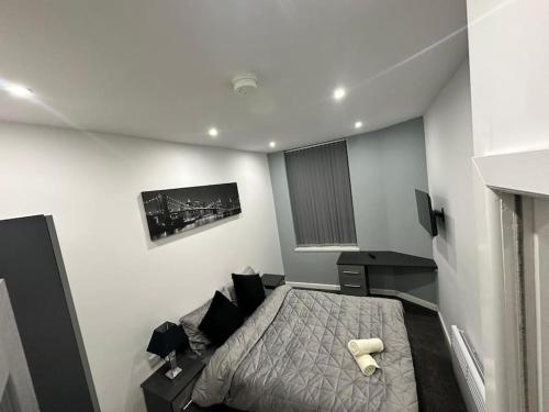 Lova arba lovos apgyvendinimo įstaigoje Luxurious 2 bedroom flat
