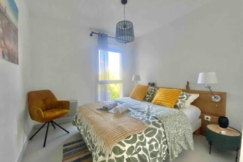 Bright apartment with balcony