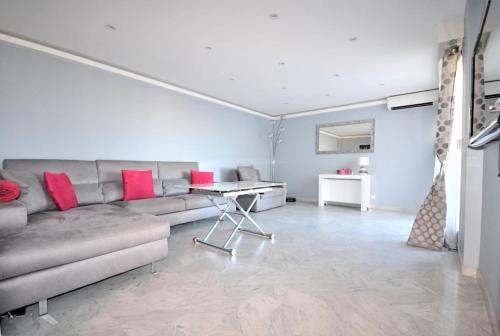 BEL APPARTEMENT CALME ET TRES LUMINEUX