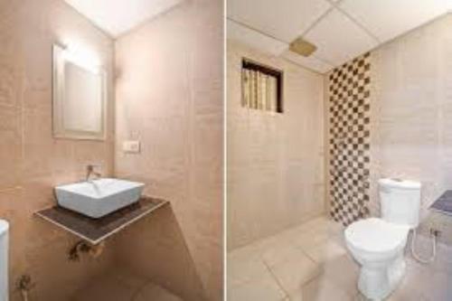 2 immagini di un bagno con servizi igienici e lavandino di Old Bhardwaj guest house Inn Bodhgaya a Gaya
