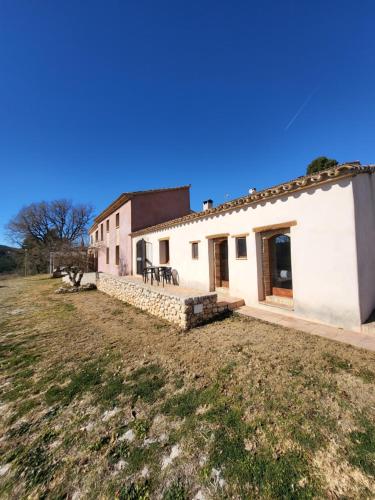 Το κτήριο όπου στεγάζεται  the country house