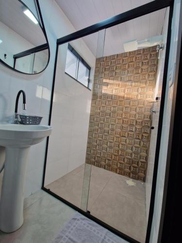 Bilik mandi di Condomínio Inn Studio