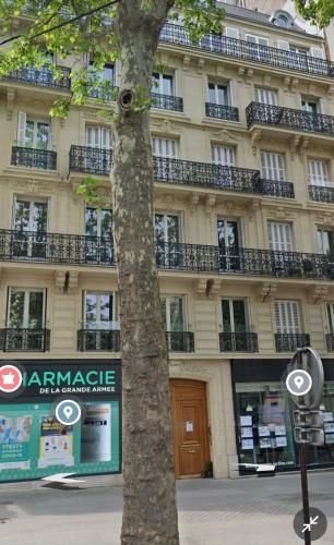 Sweet Luxury Home Arc the Triomphe near Champs Elysées and Palais des Congrès 8 ppl