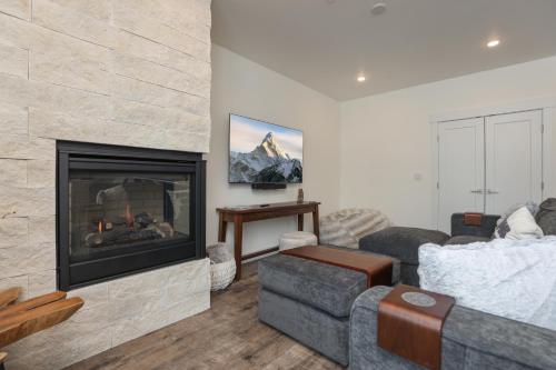 Ruang duduk di Après Shores Condo: Upscale Riverfront Retreat