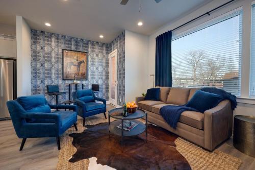 Fotografie z fotogalerie ubytování New Lux Townhome 6 mins to DT Rooftop Sleeps 12 v destinaci Nashville