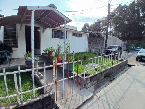 Santa Tecla Acogedora Guest House
