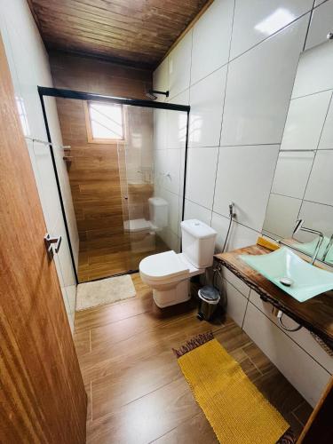 Bilik mandi di Casa do Edi