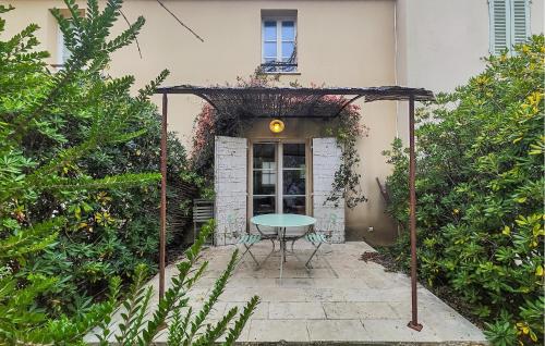 Gorgeous Home In Saint-Laurent-De-La-Ca