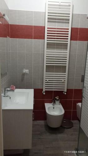 Ένα μπάνιο στο Turin Little House