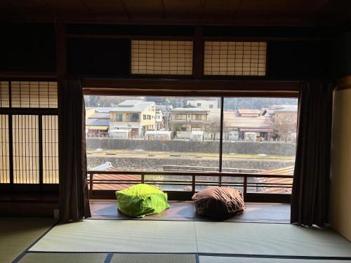 Un balcón o terraza en Hostel Miyagawa by Murasaki